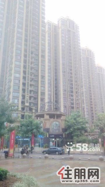 保利城2400元3室2厅2卫精装修