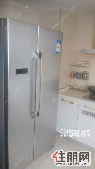 保利城2400元3室2厅2卫精装修