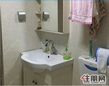 朝阳中心-皇龙新城2000元3室2厅2卫家电