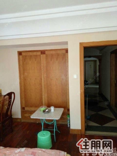 朝阳聚宝苑3室2厅120平米简单装修押二