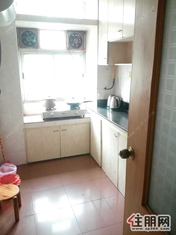 雅儒花园2000元3室2厅2卫精装修,依山傍水,风景优美