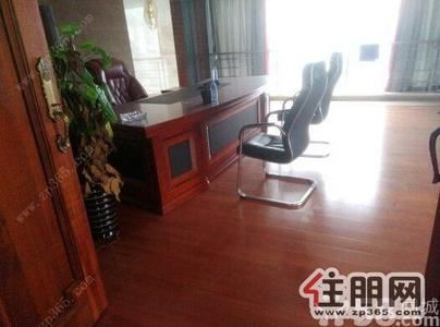 青秀区，青秀五象广场地王大厦隔三间一大厅，精装保