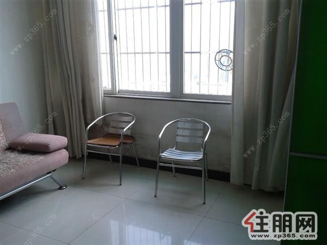 店长推荐!青年国际1300元1室1厅1卫