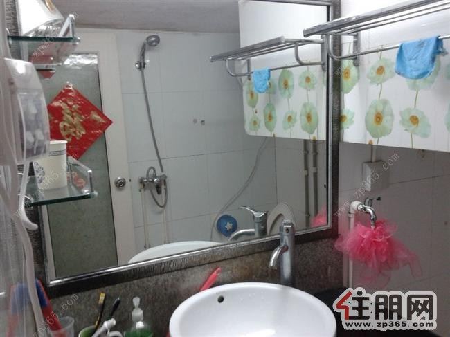 店长推荐!青年国际1300元1室1厅1卫