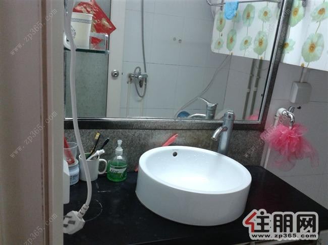 店长推荐!青年国际1300元1室1厅1卫