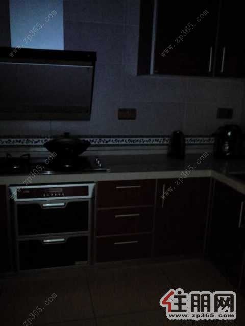 跃进路北站,交通便利,设施完整配套齐全,