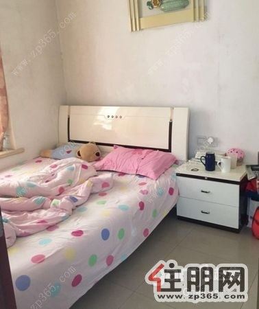 世博豪庭一房全新装修全新家具1600/月