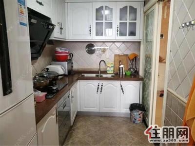 青秀区，凤翔路！精装3房招租！随时看房！租客刚刚搬走！卫生已搞好！