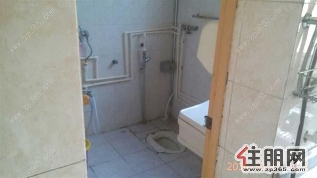 稀缺。新竹小区1600元2室1厅1卫