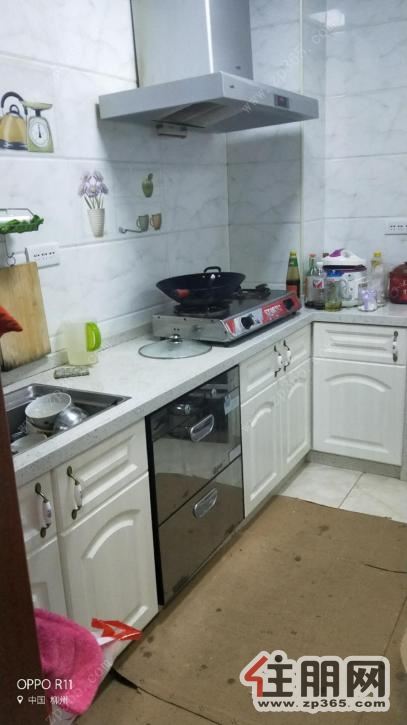 仁和馨园1900元2室2厅1卫***修,家电齐全,拎包入住!