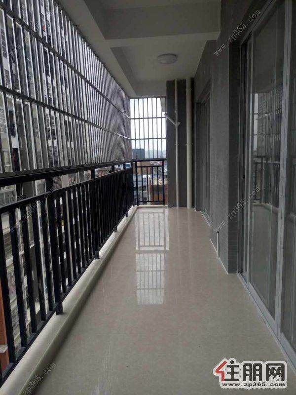 市中心!全新精装修4房出租仅150