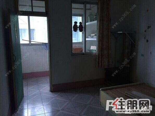 广雅小苑1300元3室2厅1卫中装