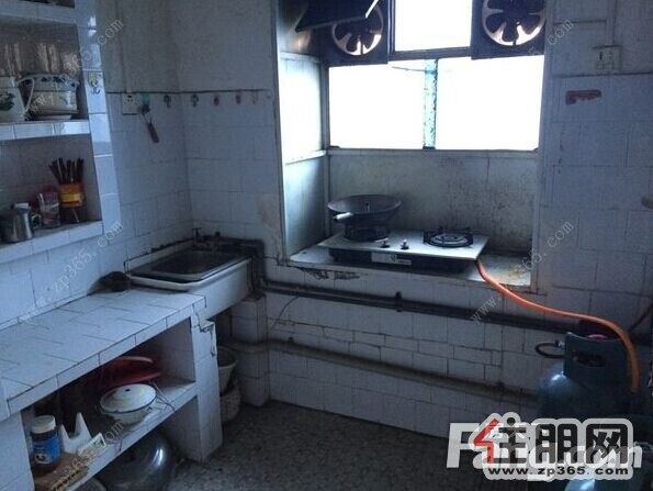 广雅小苑1300元3室2厅1卫中装