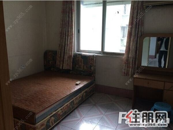 广雅小苑1300元3室2厅1卫中装