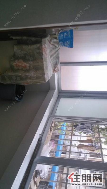 1房1厅家具配齐可拎包入住