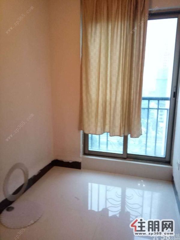 盛天果岭1800元2室1厅1卫精装