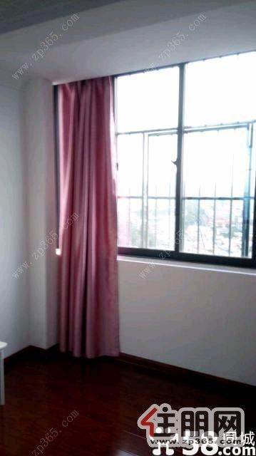 金桂花园1600元2室1厅1卫精装