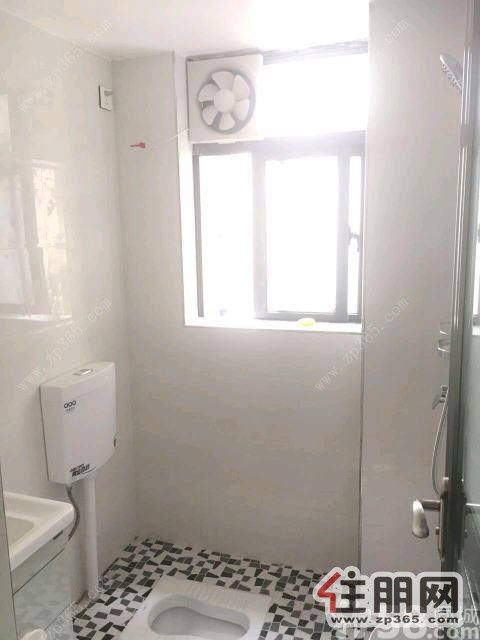 香樟林1600元3室2厅1卫普通装