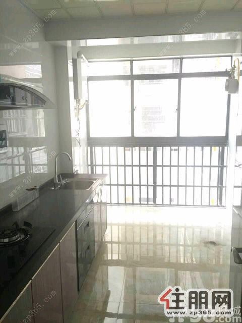 香樟林1600元3室2厅1卫普通装