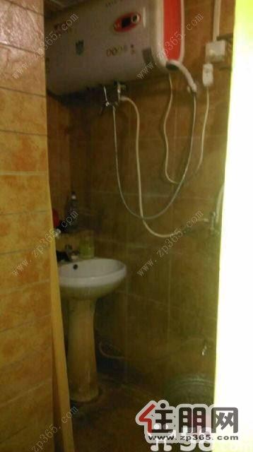 区粮食局宿舍1200元2室1厅1卫