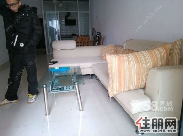 凤岭北《裕丰英伦》3室2厅89平米中等装