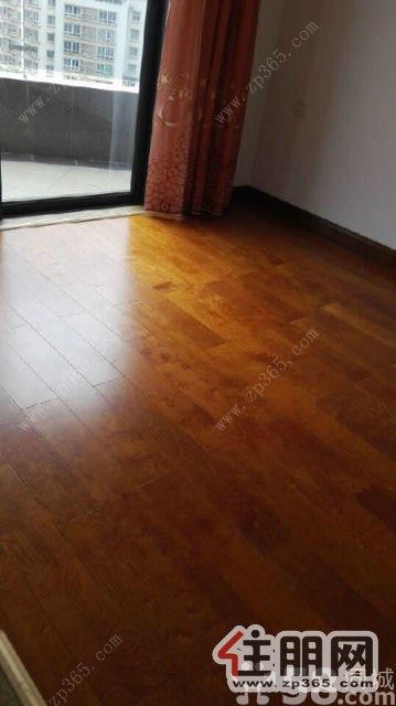 精装修,中央空调,拎包入住。生活方便,近