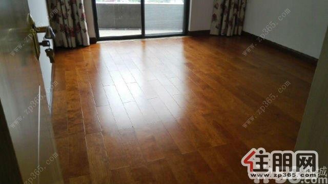 精装修,中央空调,拎包入住。生活方便,近