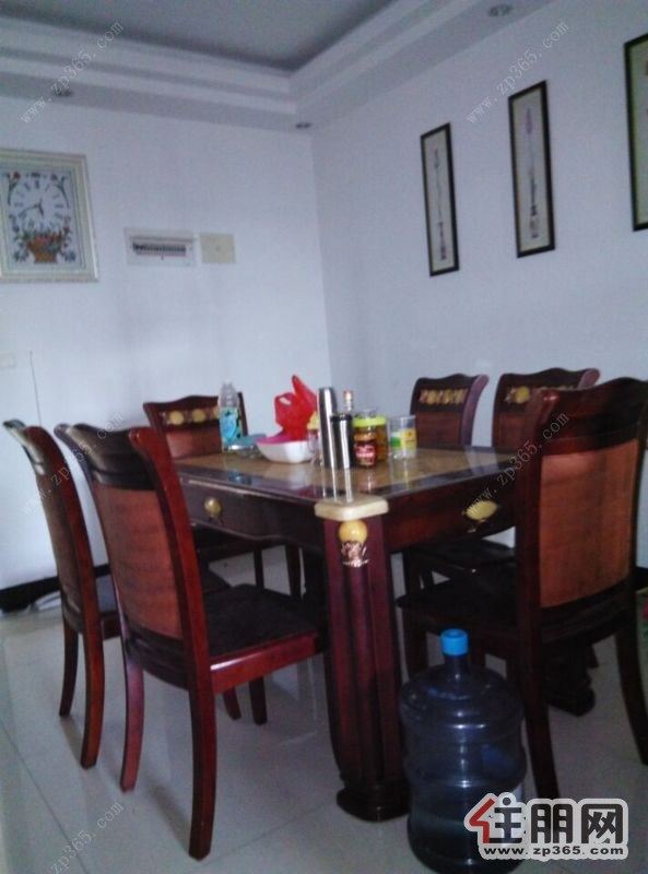 水天一2800元4室2厅2卫入户大花