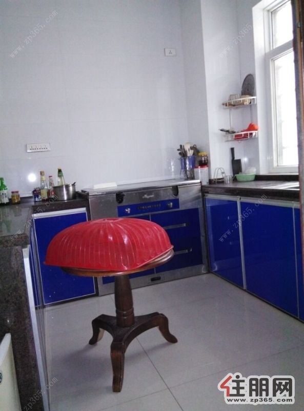 水天一2800元4室2厅2卫入户大花