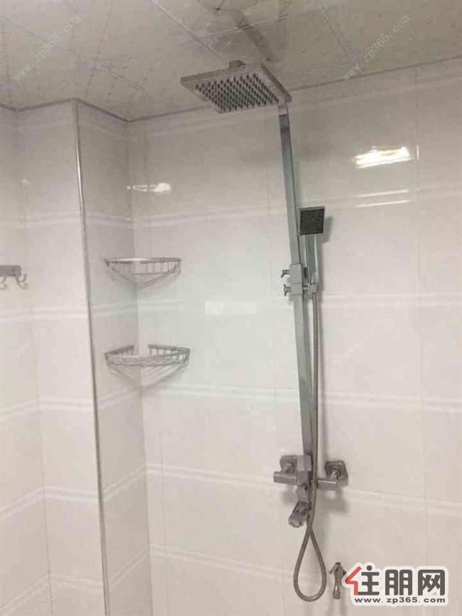 御江名城800元1室0厅1卫普通装修,家具家电齐全,急租!