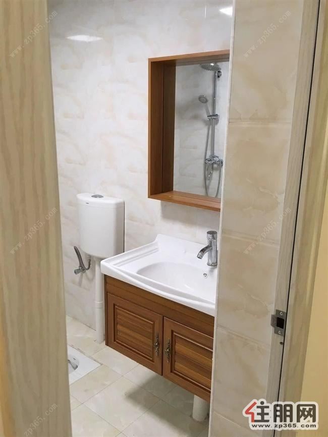 三千城1700元3室2厅2卫***修小区安静,低价出租