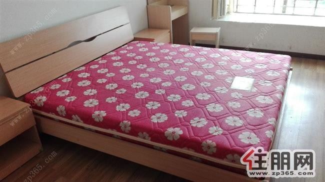 天赐花园2200元3室2厅2卫中装