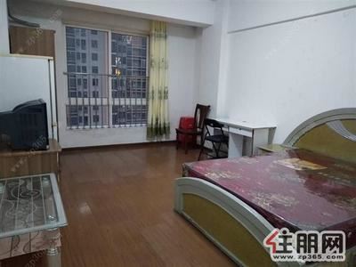 朝阳中心，民主路，***电梯房，配套齐全，拎包入住，安静安全，近公交公园