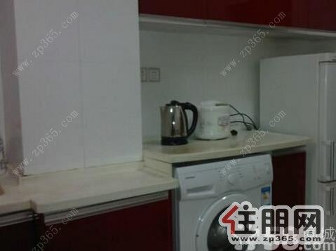 市中心五星街金运来大厦出门就能吃喝