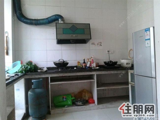 港北德宝花园3室2厅2卫1500元