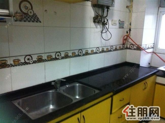 柳北柳锌小区3室2厅120平米简单装修押