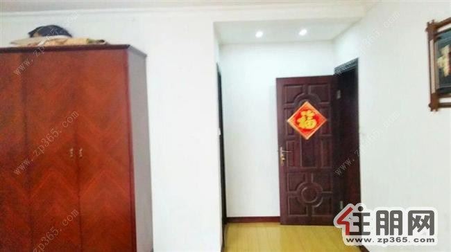 柳州市柳北区3室2厅128平米精装修押二