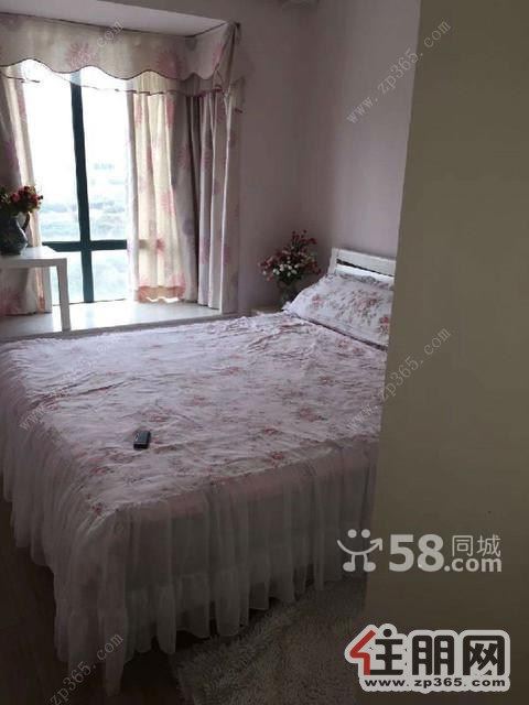 西湖新天地2300元3室2厅1卫精