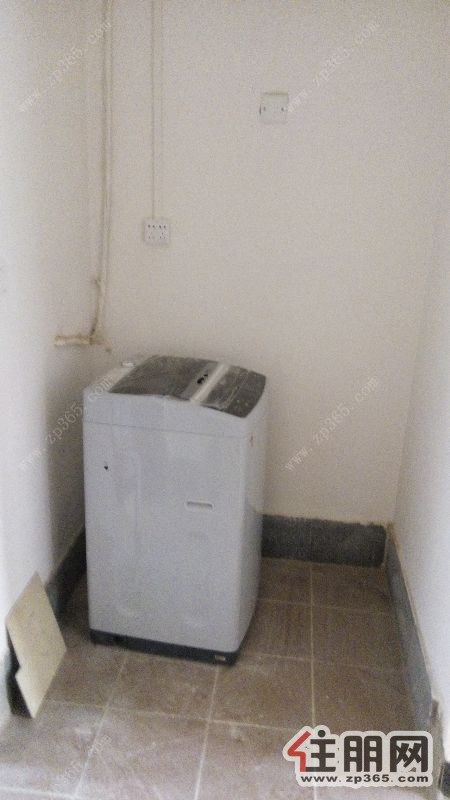 铜鼓新苑1700元4室2厅2卫普通