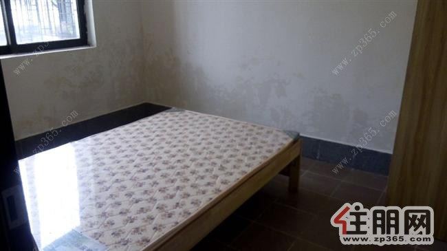 铜鼓新苑1700元4室2厅2卫普通