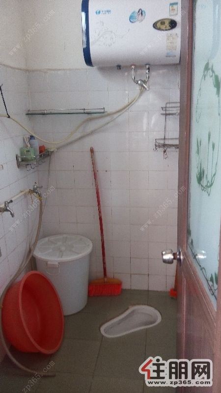 环卫宿舍1300元3室2厅1卫普通