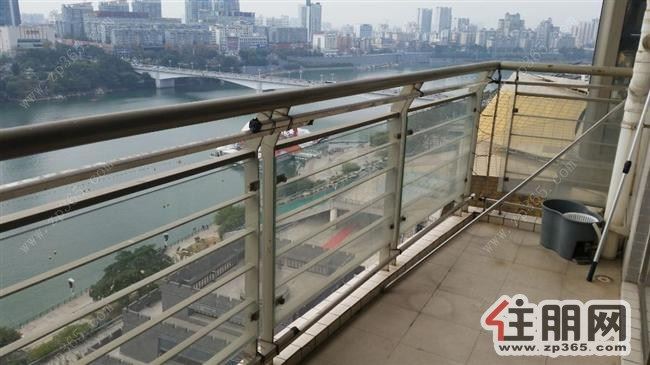 城中五星街-鸿府大厦精装修、家电家具齐全