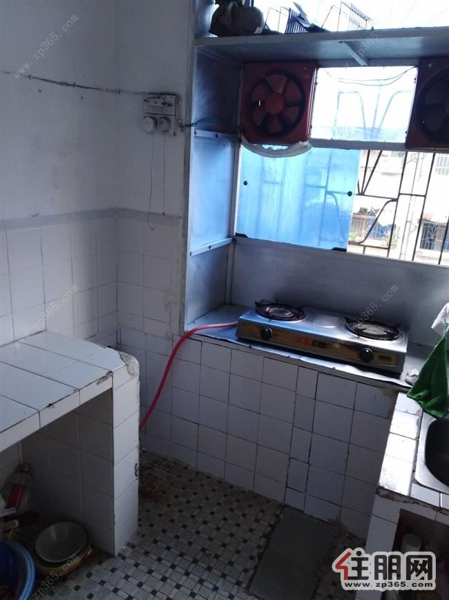 银山小区1300元2室2厅1卫中装小区安静,低价出租