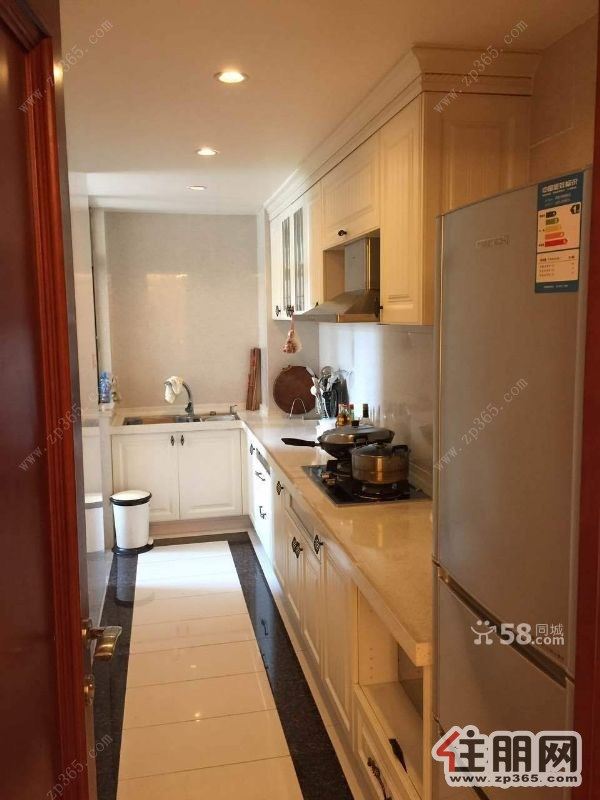 急租实图居家首选瀚林华府大三房送入户花园