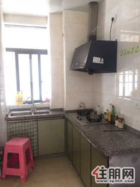 东环西船大院精装修家具齐全1400/月