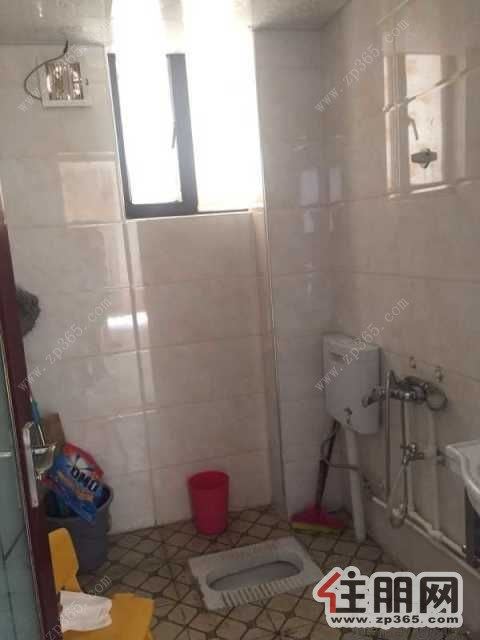 东环西船大院精装修家具齐全1400/月