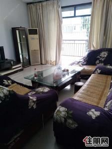 钦南区,出租广场丽园中装四房两厅两卫,家具家电齐全,季度付压2000