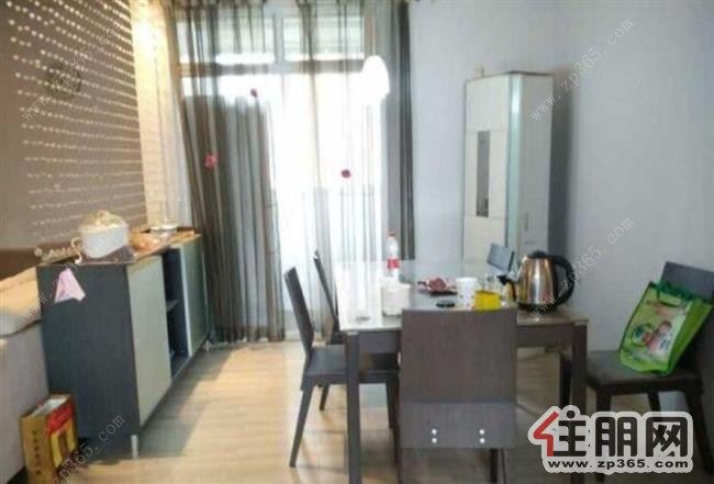 城中城中五星街地王大1室0厅30平米中等