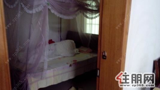 朝阳中心，荣和山水绿城2200元3室2厅2卫