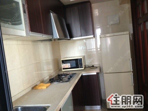 邕江一品紧邻市中心精装一居室1500随时